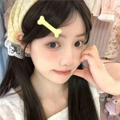 单车上的少女